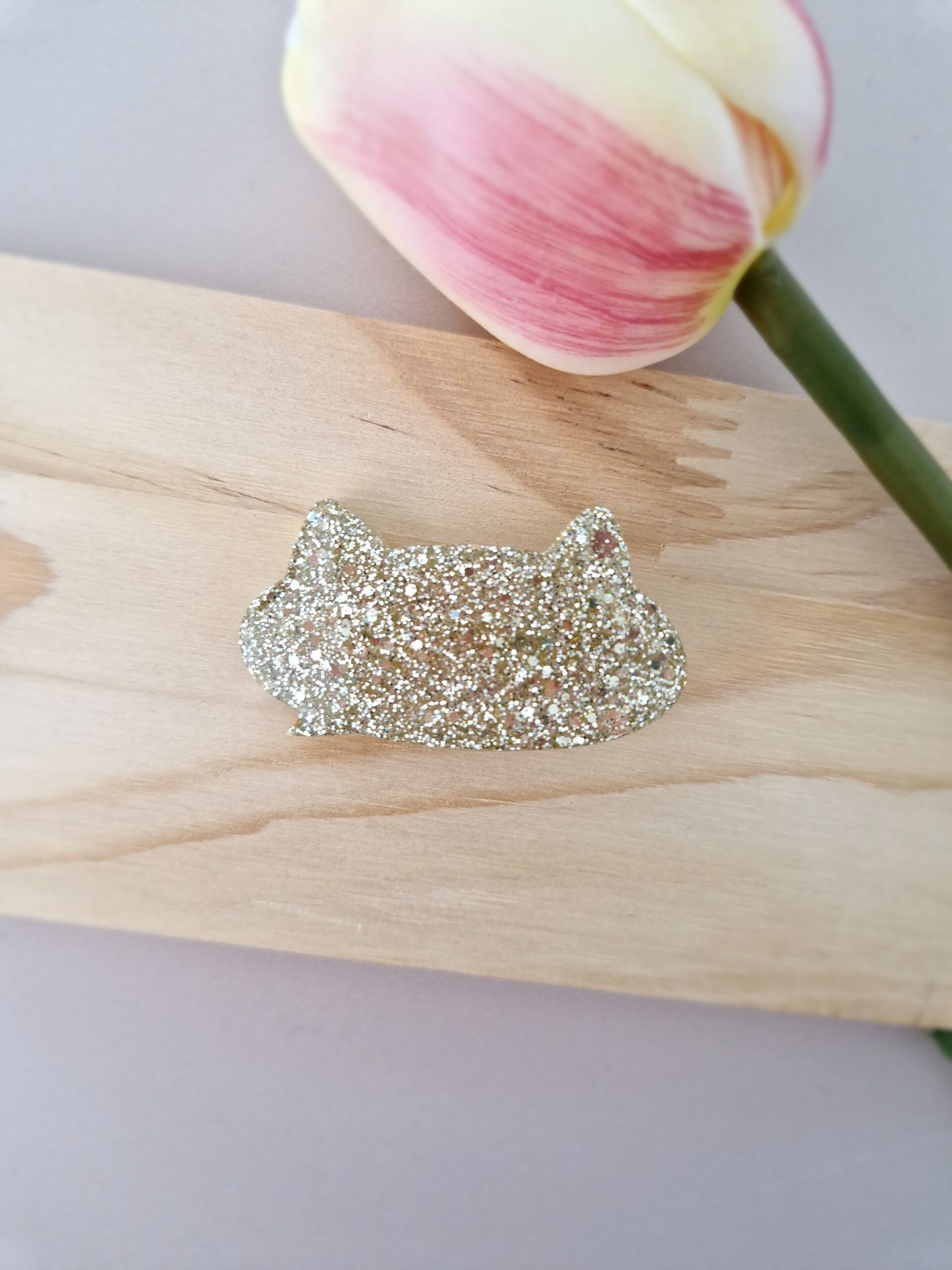 Barrette Gold chat – Image 2