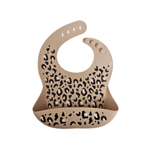 Bavoir « sauvage ».