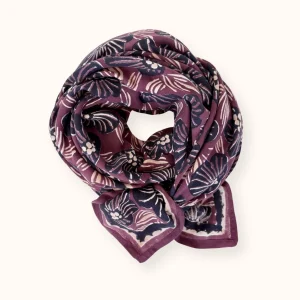 Apaches Collections – Big Foulard Latika « Amaryllis » Cassis.