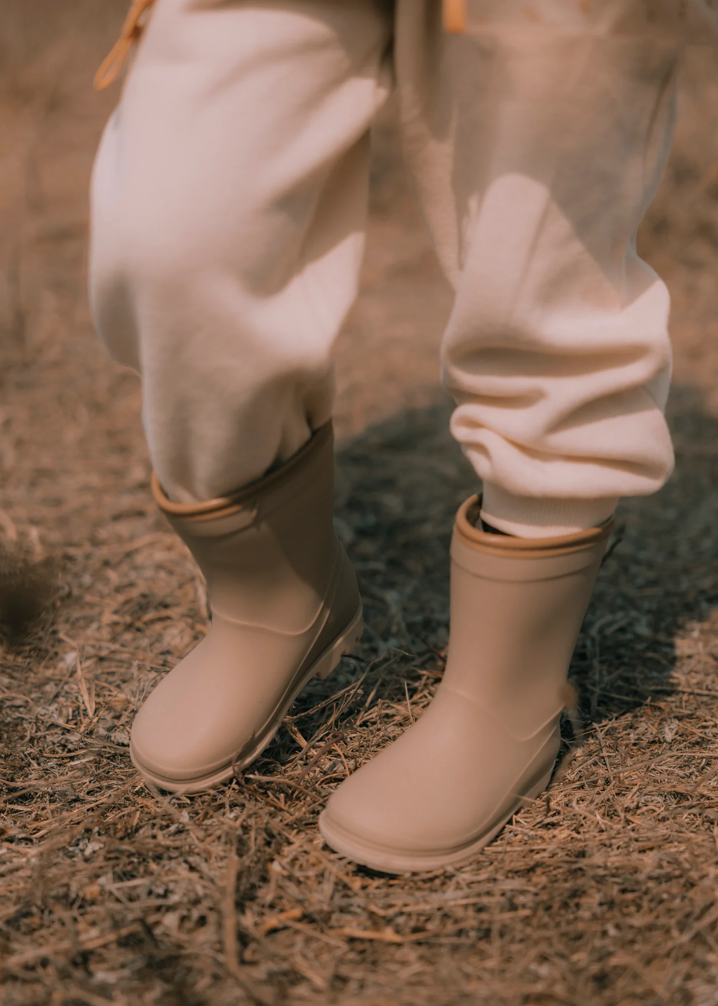 Bottes de pluie – Taupe. Pointures 23 à 30. – Image 4