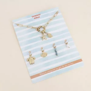 Cartelette SUMMER VIBES Bracelet et 6 pendentifs (coquillage escargot et étoile de mer).