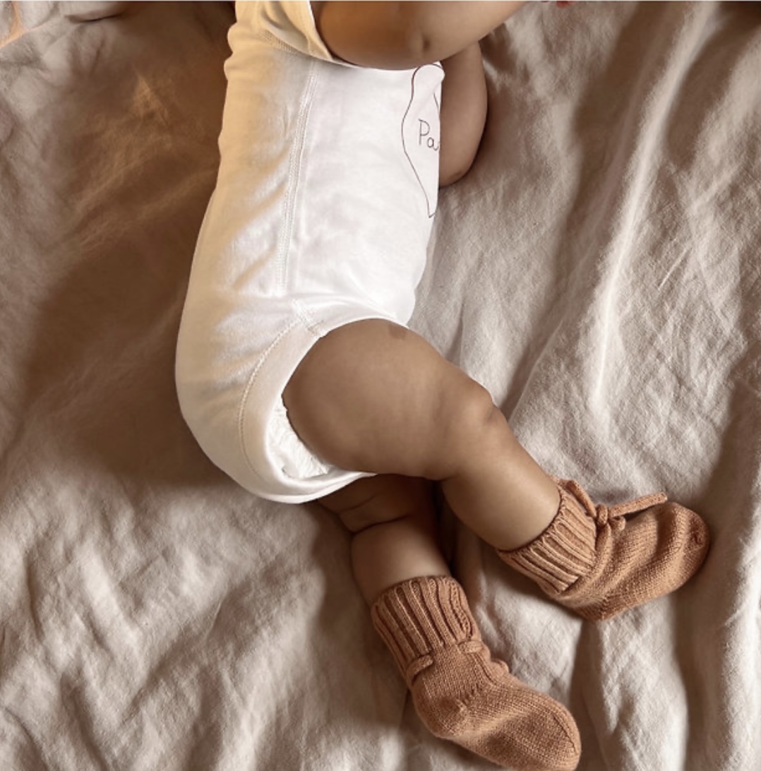 Chaussons Mérinos bébé rouille. – Image 2