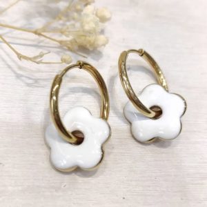 Boucles d’oreilles fleur (blanc).