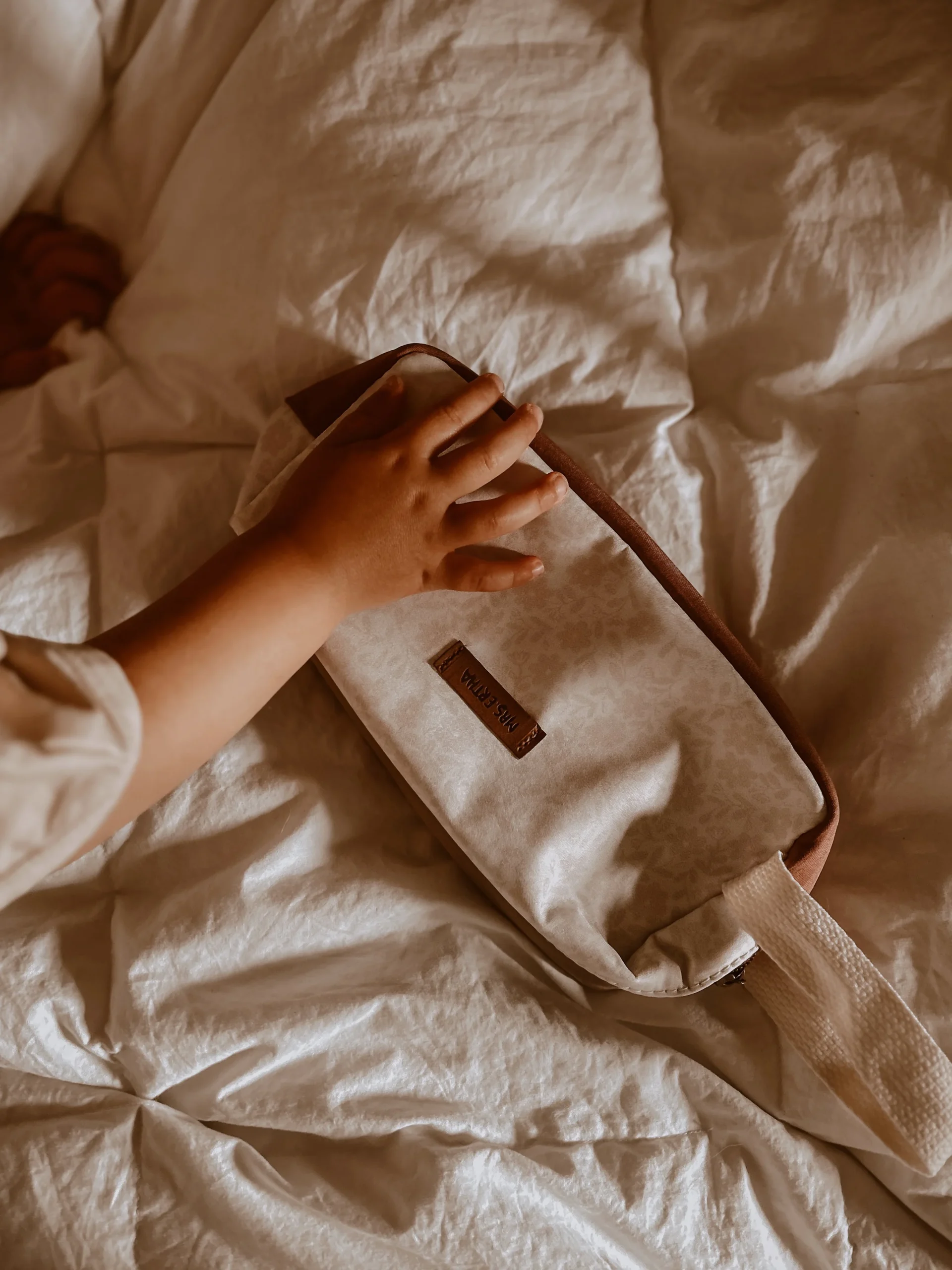 Trousse à crayons – Silhouette de bouquet. – Image 2