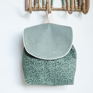 Sac Crèche Maternelle Personnalisable – Velours Vert Fleurs