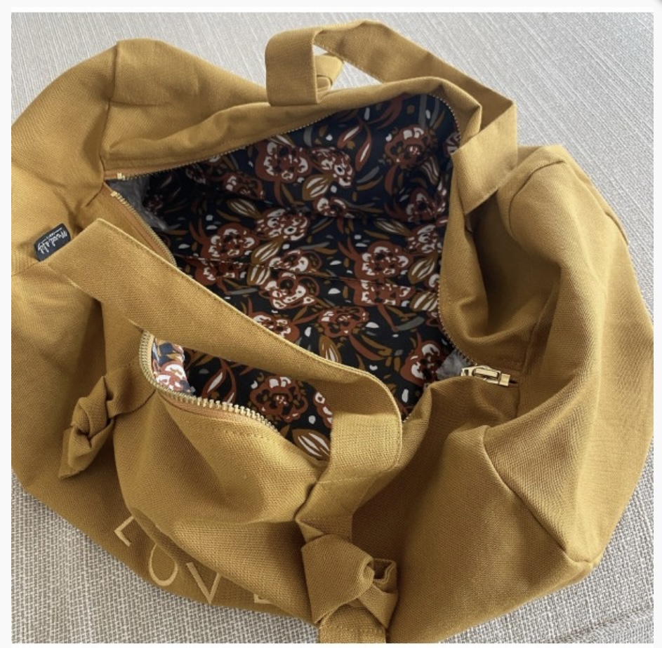 Mini sac polochon- ocre- LOVE. – Image 2