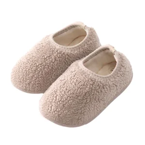 Chaussons « Ivoire « . Pointures 17 à 28.