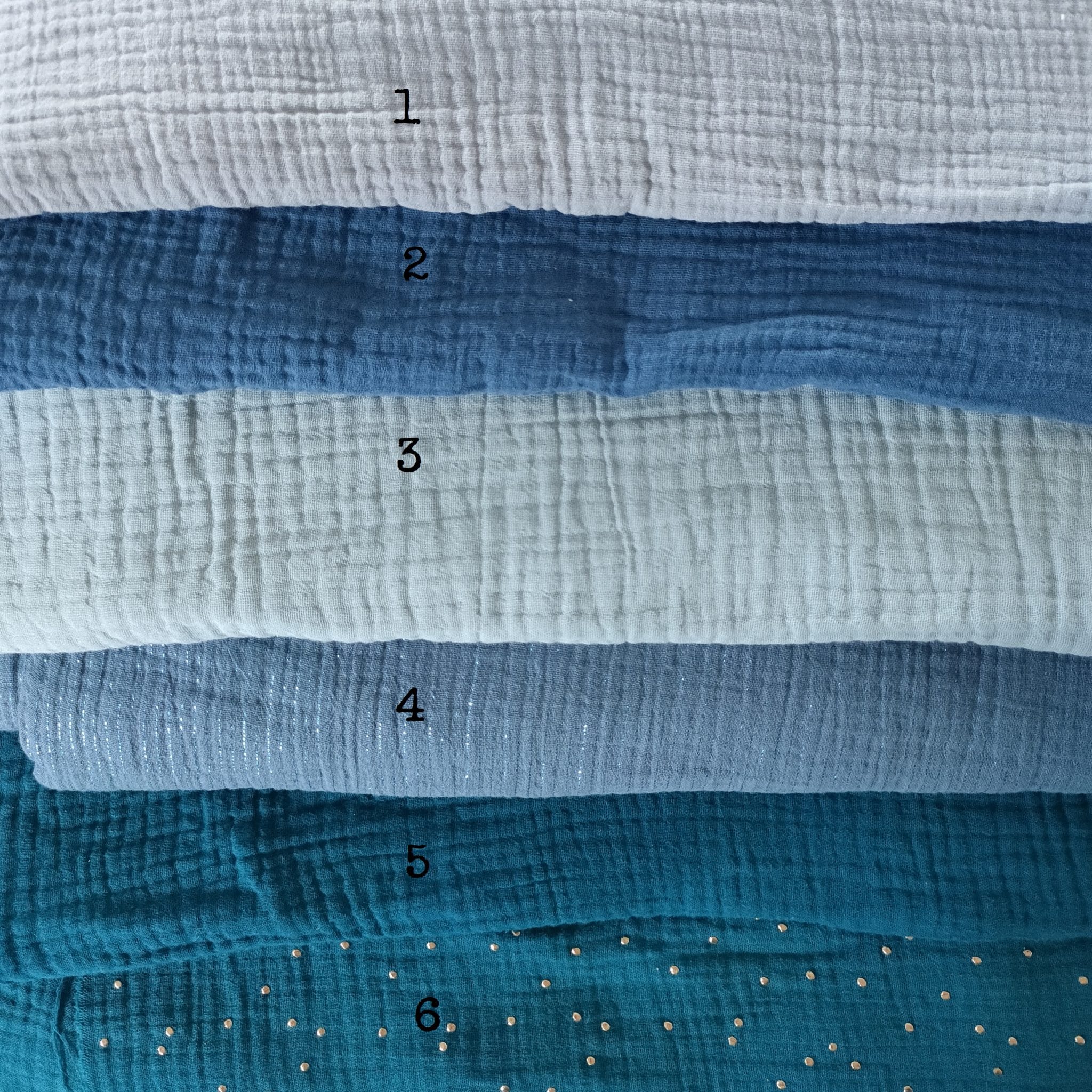 Bavoir Serviette couvrant Elastique à personnaliser | modèle Choupette à volants – Image 6