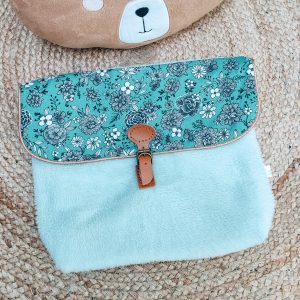 Trousse Fausse Fourrure & fermoir aimanté en cuir | Personnalisable